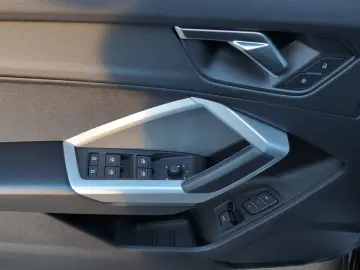 AUDI Q3 35 TFSI S line S tro Pano LED Virtual Navi  K