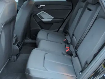 AUDI Q3 35 TFSI S line S tro Pano LED Virtual Navi  K