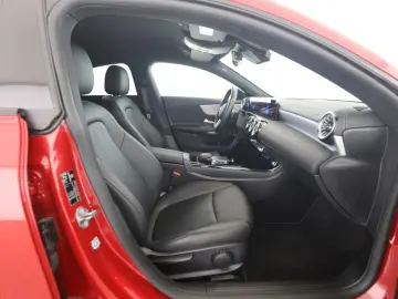 MERCEDES-BENZ CLA 250 e Night Progressive Distronic LED Kam