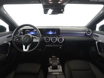 MERCEDES-BENZ CLA 250 e Night Progressive Distronic LED Kam