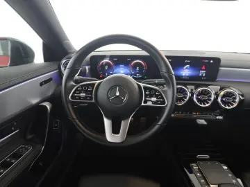 MERCEDES-BENZ CLA 250 e Night Progressive Distronic LED Kam