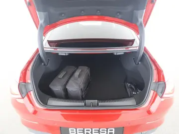 MERCEDES-BENZ CLA 250 e Night Progressive Distronic LED Kam