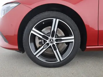 MERCEDES-BENZ CLA 250 e Night Progressive Distronic LED Kam