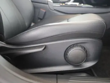 MERCEDES-BENZ CLA 250 e Night Progressive Distronic LED Kam