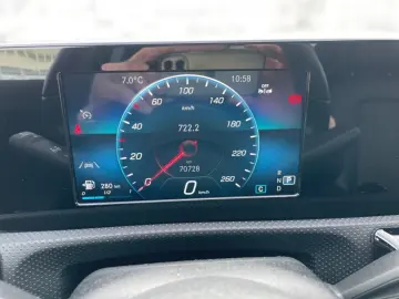 MERCEDES-BENZ CLA 180 d Coupé Progressive Ambi LED Kam Nav