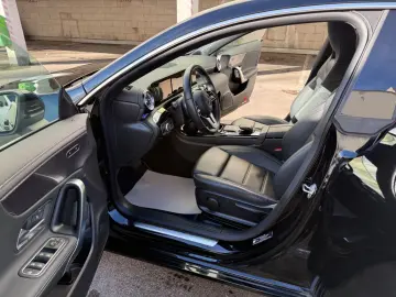 MERCEDES-BENZ CLA250e Progressive 360 K Leder Ambient