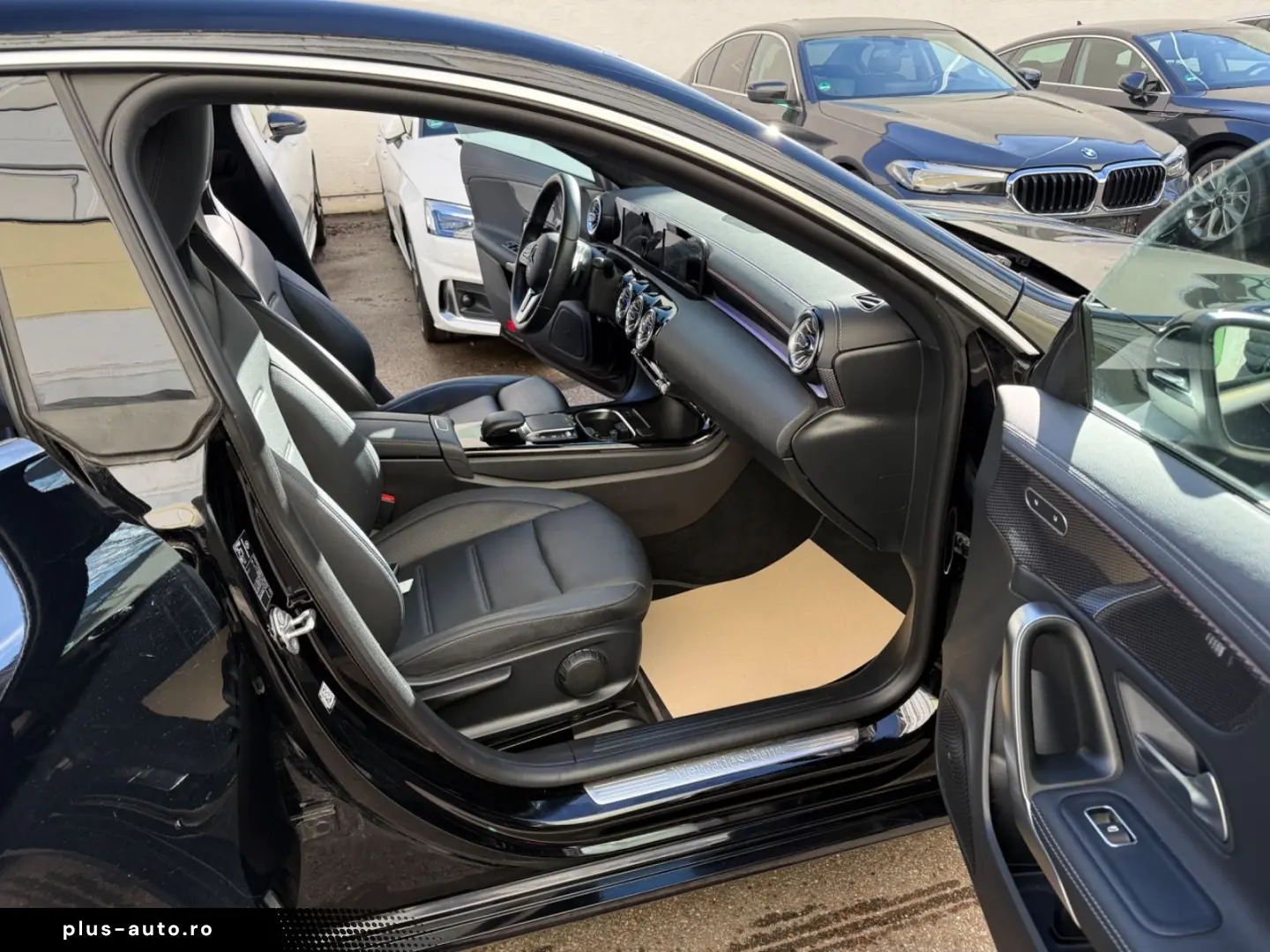 MERCEDES-BENZ CLA250e Progressive 360 K Leder Ambient