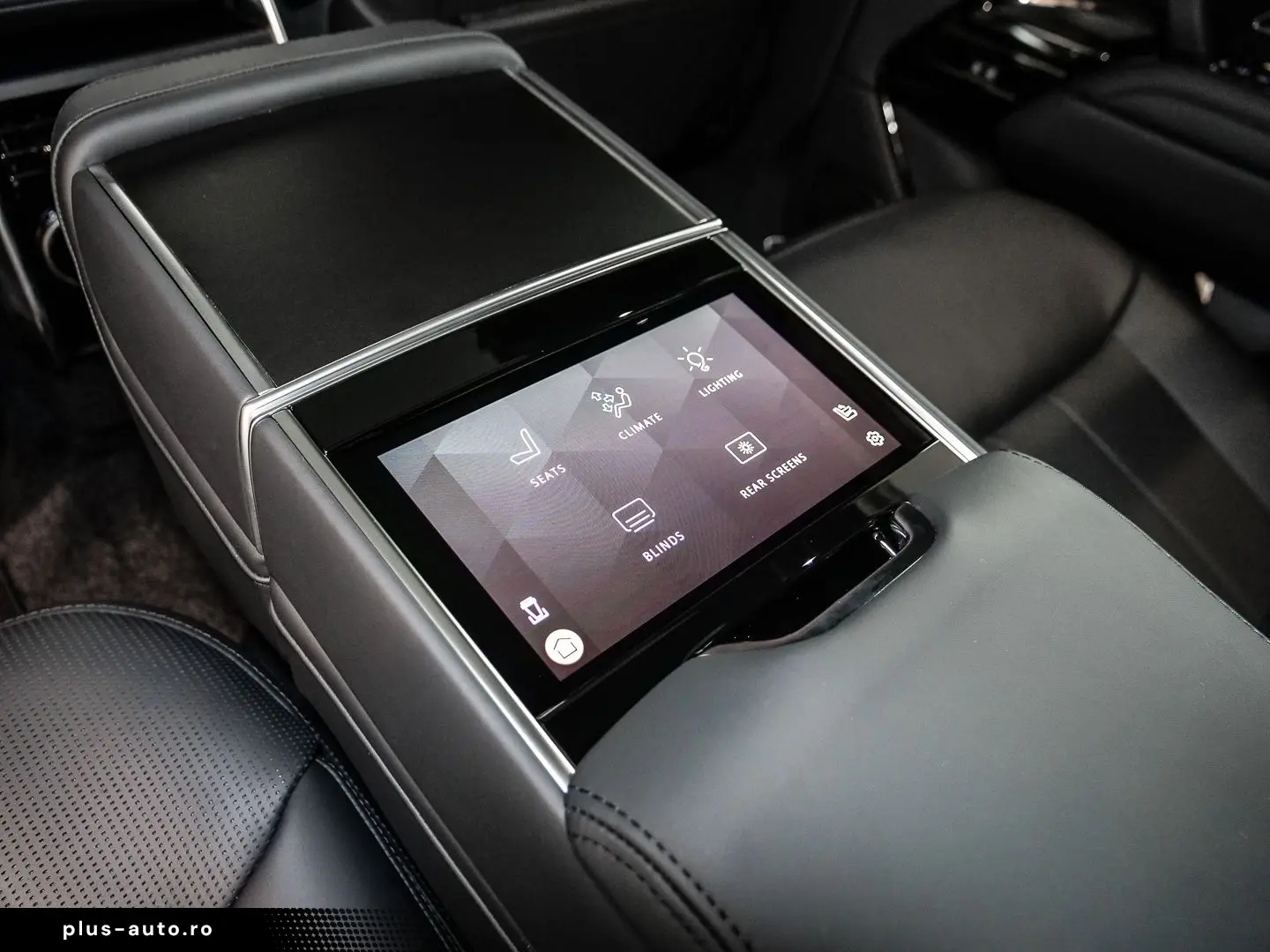 LAND ROVER Range Rover SWB P615 SV