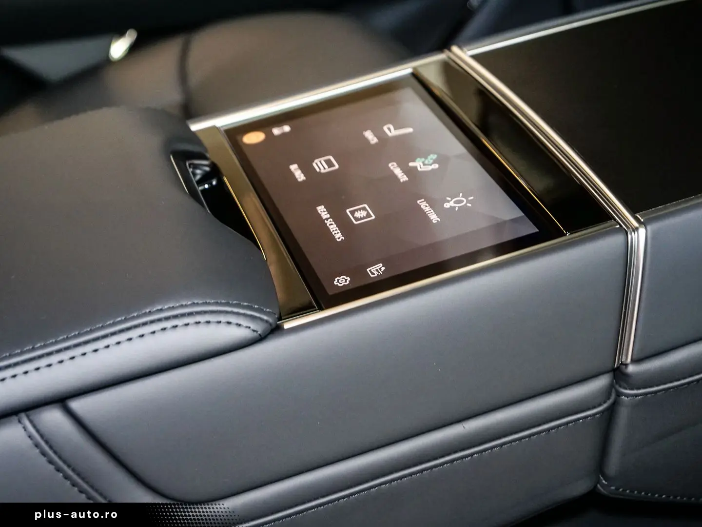 LAND ROVER Range Rover SWB P615 SV