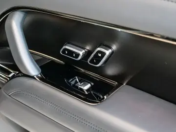 LAND ROVER Range Rover SWB P615 SV