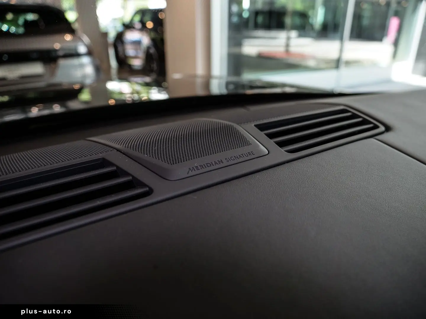 LAND ROVER Range Rover SWB P615 SV