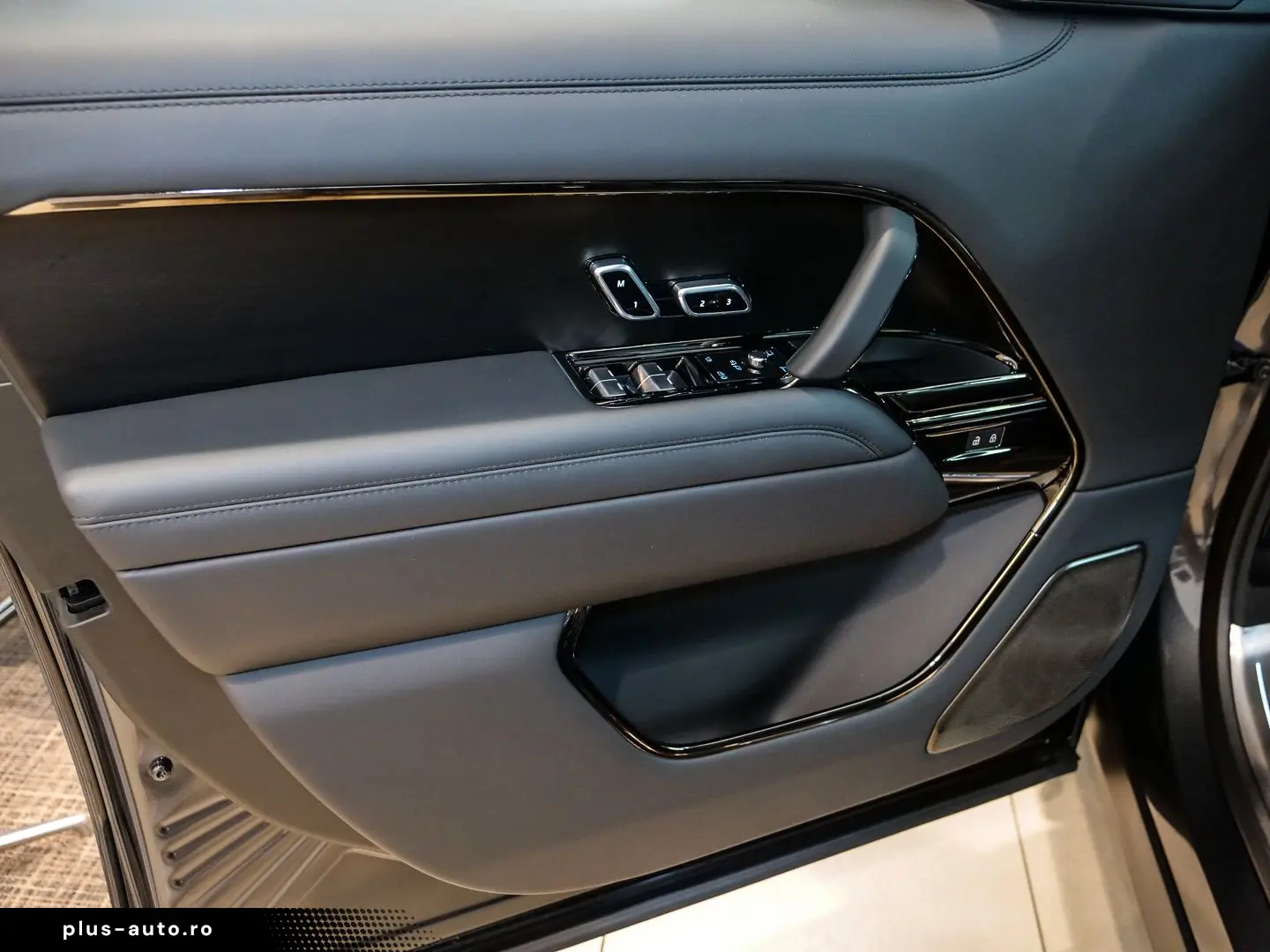 LAND ROVER Range Rover SWB P615 SV