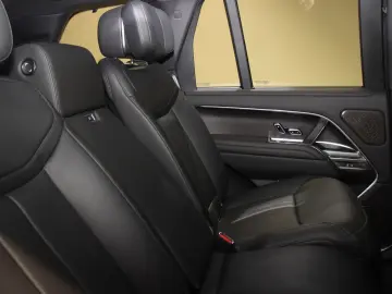 LAND ROVER Range Rover P550 SWB Hybrid Autobiography