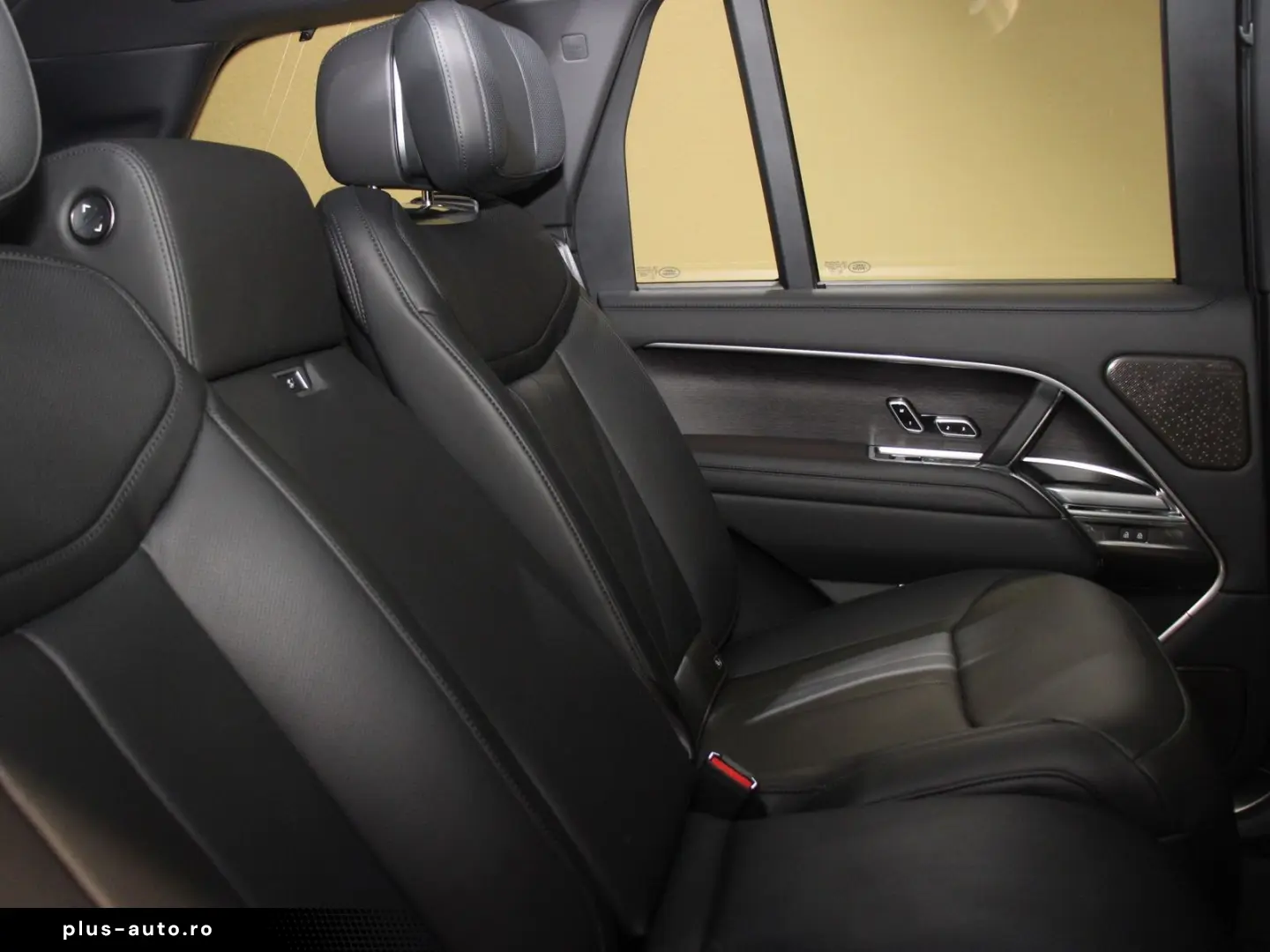 LAND ROVER Range Rover P550 SWB Hybrid Autobiography