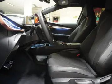 CUPRA Tavascan Wärmepumpe Virtual Navi LED