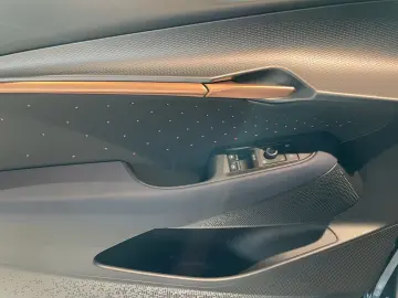 CUPRA Tavascan 250 kW 77 kWh 4Drive VZ   PANO   NAVI