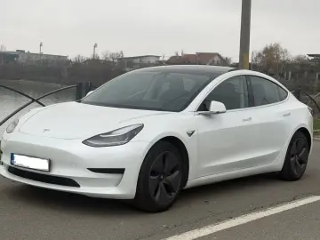 Tesla Model 3 SR