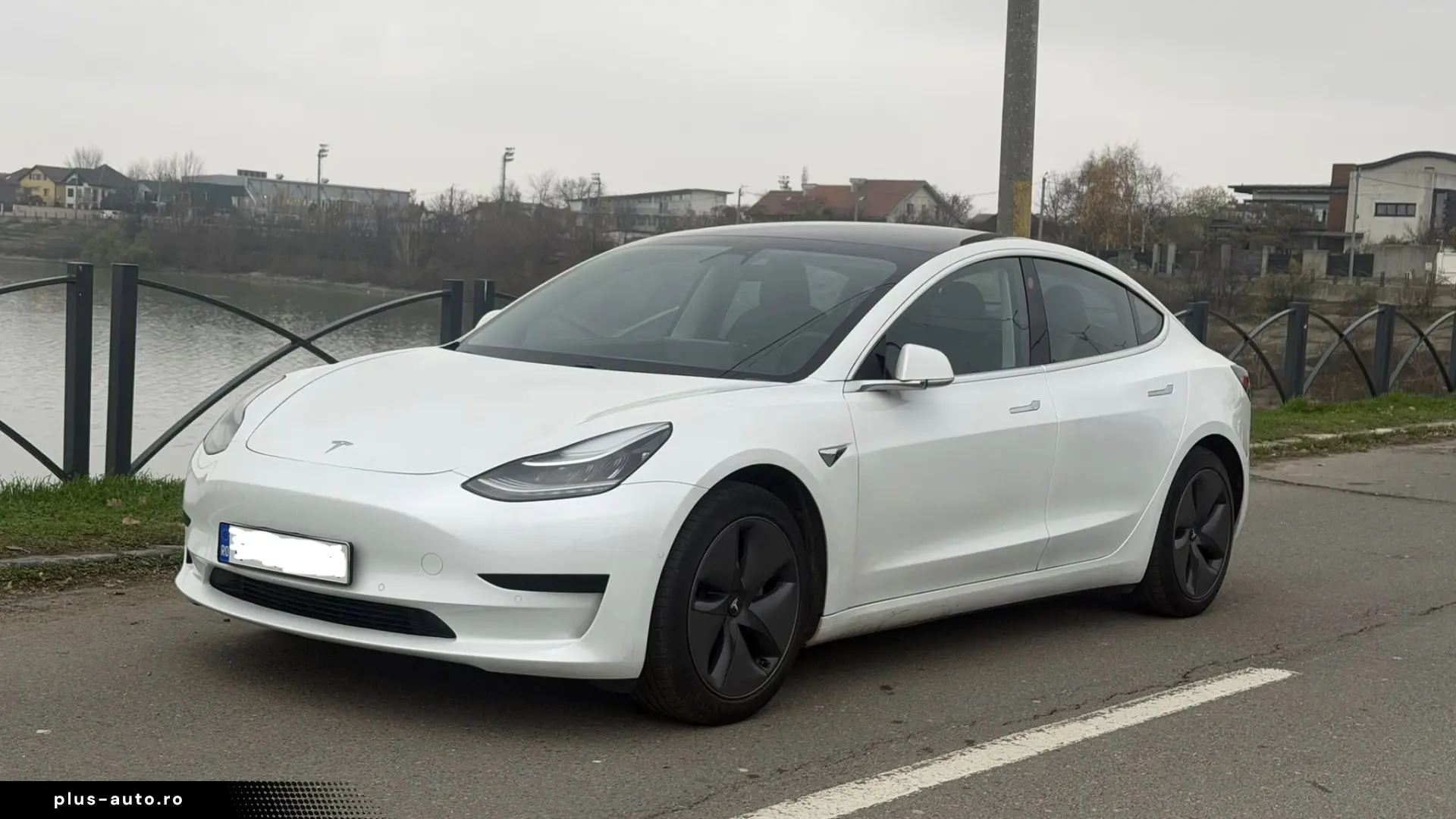 Tesla Model 3 SR