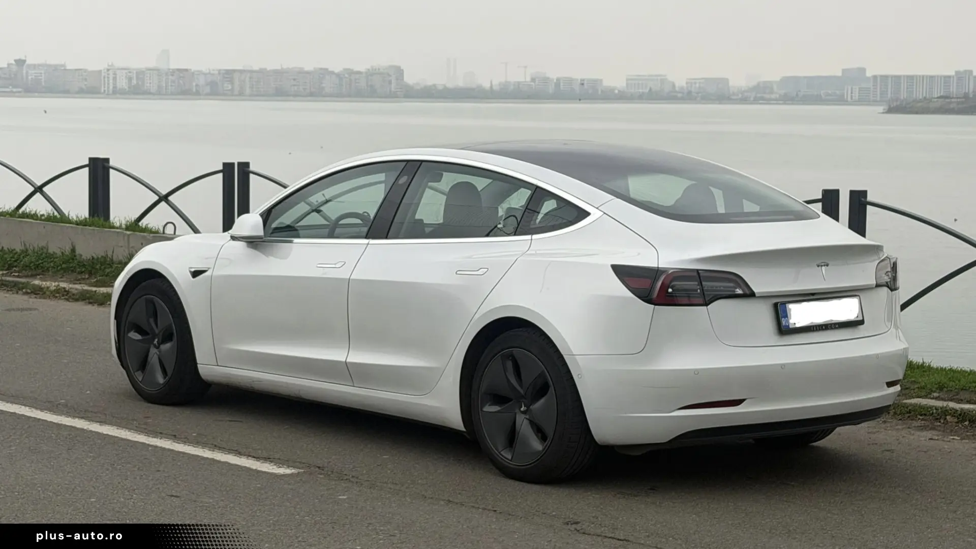 Tesla Model 3 SR