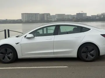 Tesla Model 3 SR