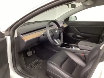 Tesla Model 3 SR