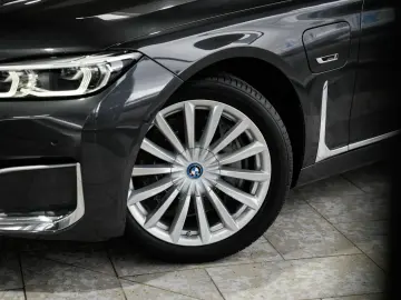 BMW 745e 360K HUD Soft-Close Aktivlenkung