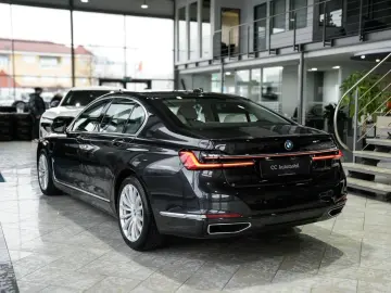 BMW 745e 360K HUD Soft-Close Aktivlenkung