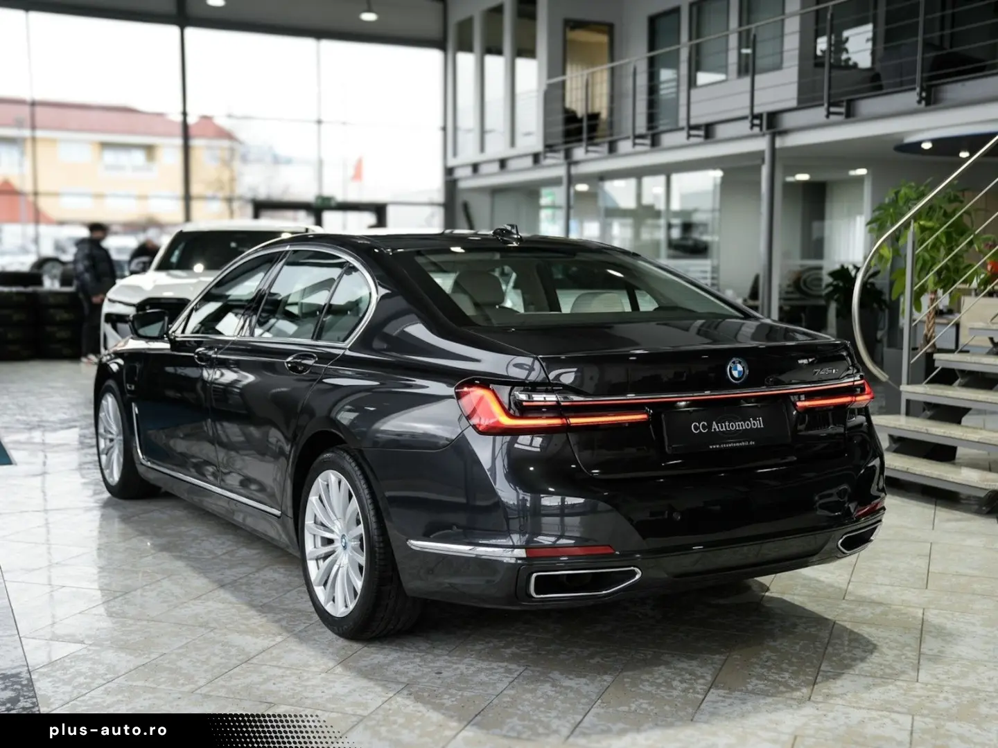 BMW 745e 360K HUD Soft-Close Aktivlenkung