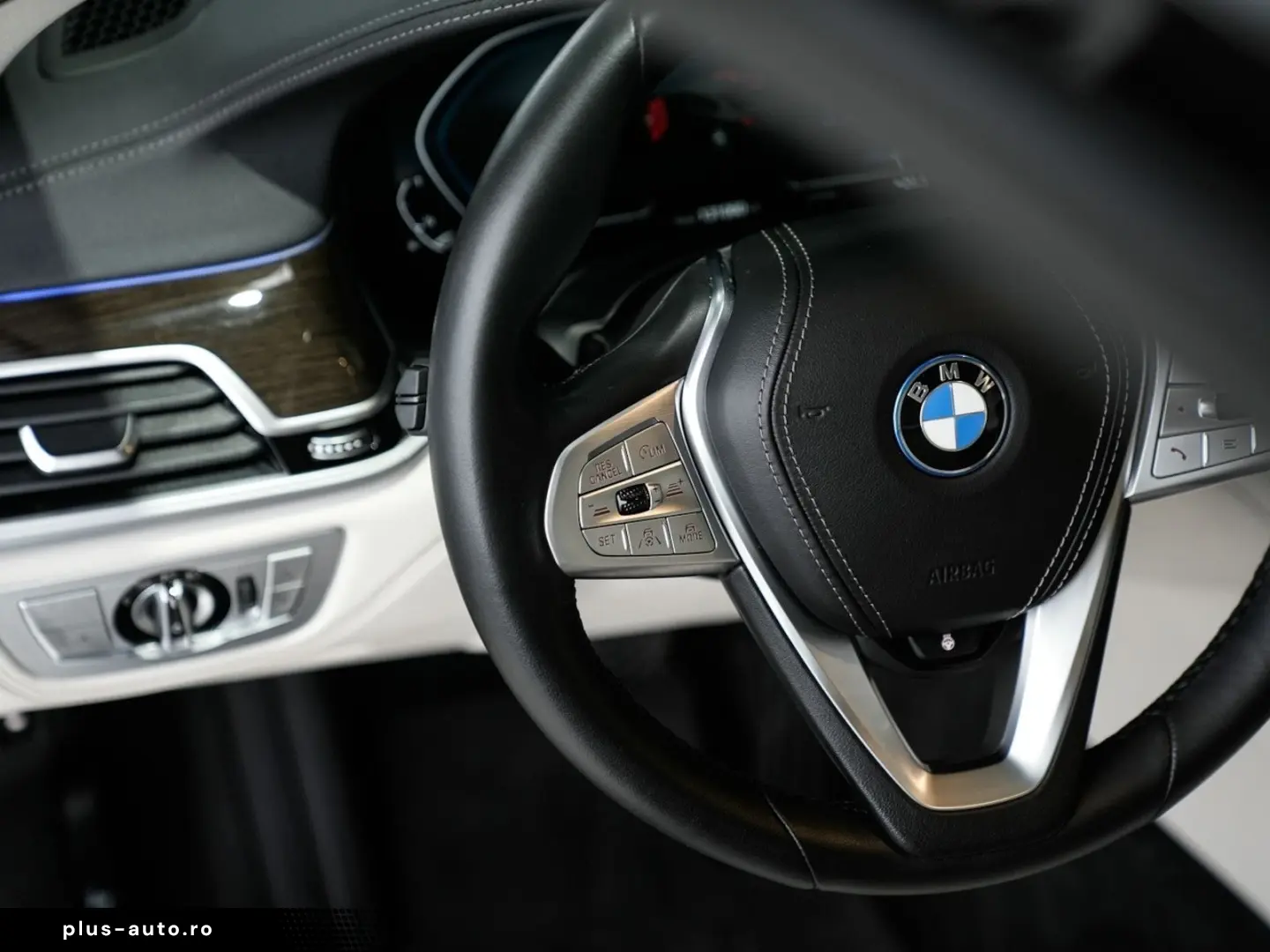 BMW 745e 360K HUD Soft-Close Aktivlenkung