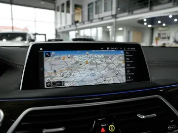 BMW 745e 360K HUD Soft-Close Aktivlenkung