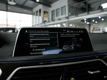 BMW 745e 360K HUD Soft-Close Aktivlenkung