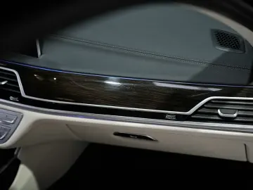 BMW 745e 360K HUD Soft-Close Aktivlenkung