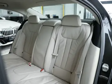 BMW 745e 360K HUD Soft-Close Aktivlenkung