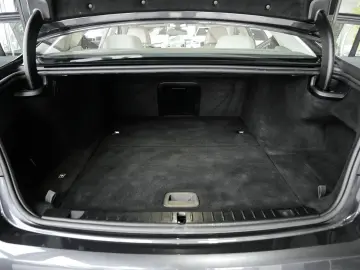 BMW 745e 360K HUD Soft-Close Aktivlenkung