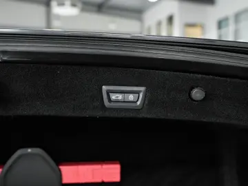 BMW 745e 360K HUD Soft-Close Aktivlenkung