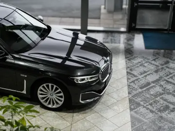 BMW 745e 360K HUD Soft-Close Aktivlenkung