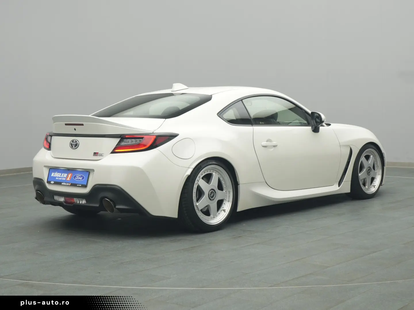 TOYOTA GR 86 234PS KW-Fahrwerk LED BLIS PDC