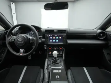 TOYOTA GR 86 234PS KW-Fahrwerk LED BLIS PDC