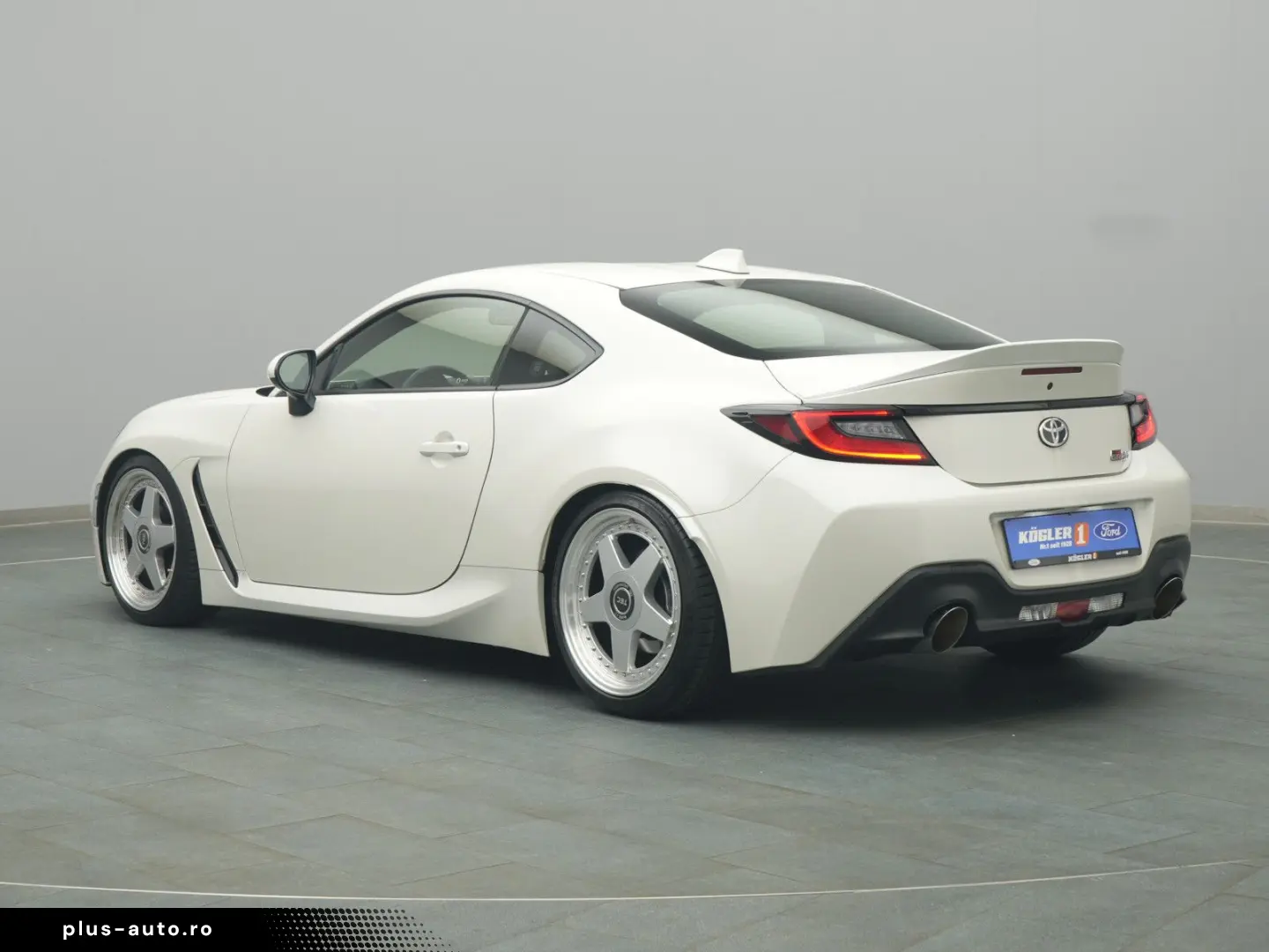 TOYOTA GR 86 234PS KW-Fahrwerk LED BLIS PDC