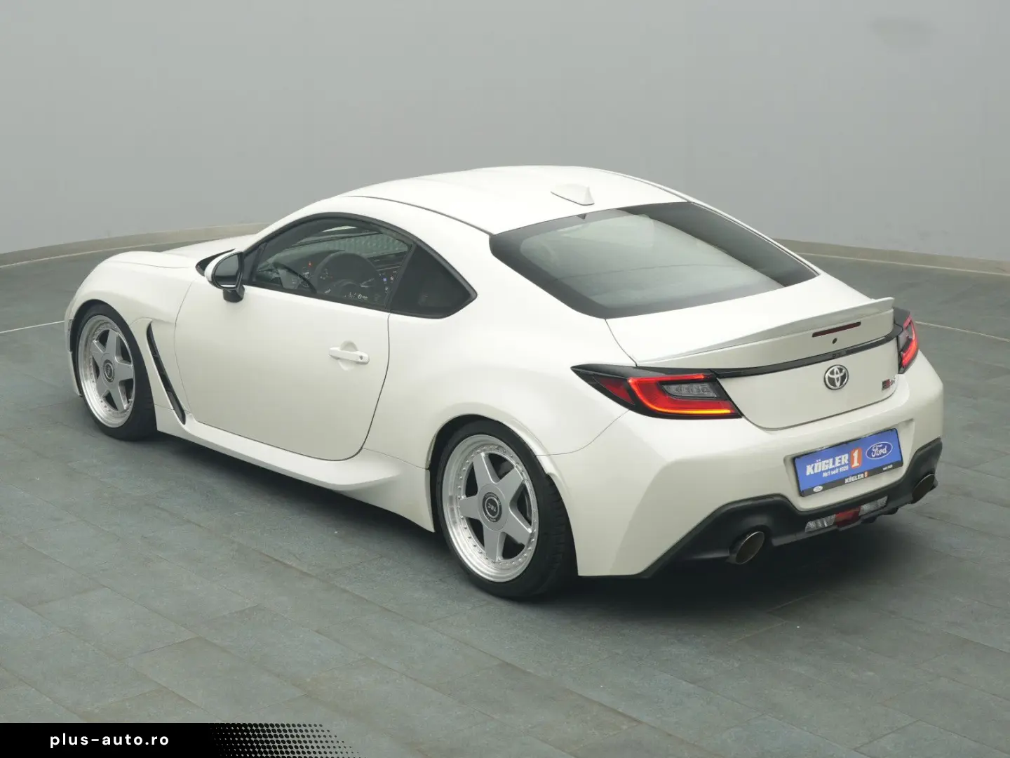 TOYOTA GR 86 234PS KW-Fahrwerk LED BLIS PDC