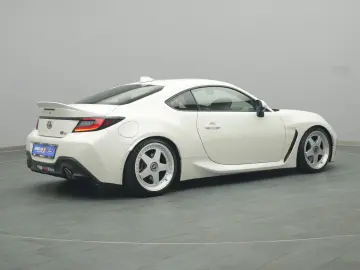 TOYOTA GR 86 234PS KW-Fahrwerk LED BLIS PDC