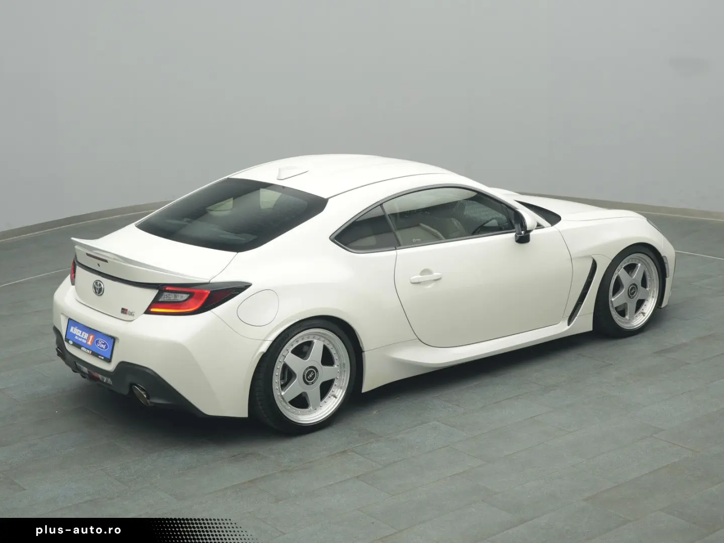 TOYOTA GR 86 234PS KW-Fahrwerk LED BLIS PDC