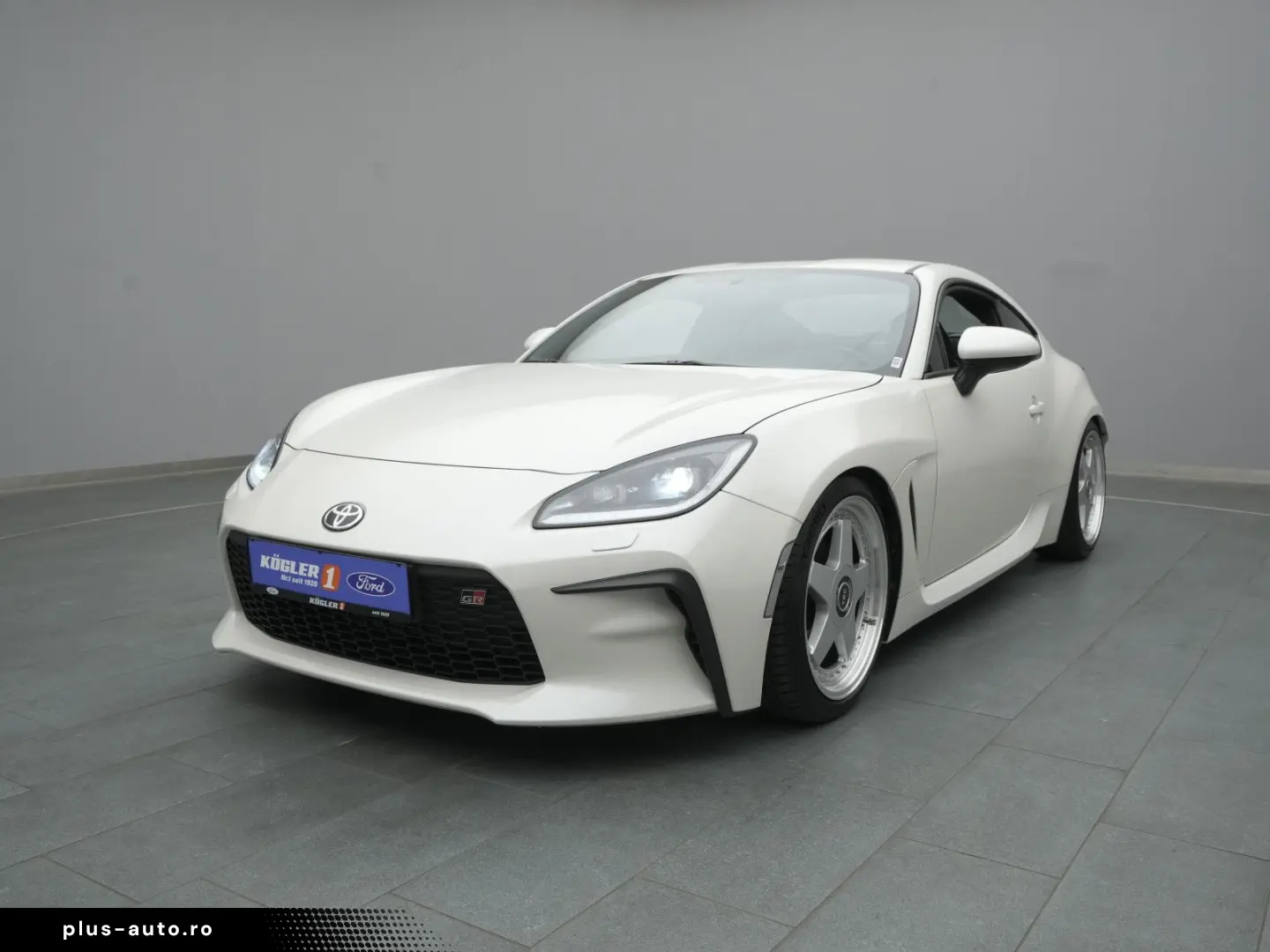 TOYOTA GR 86 234PS KW-Fahrwerk LED BLIS PDC