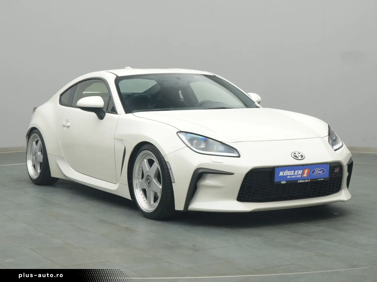 TOYOTA GR 86 234PS KW-Fahrwerk LED BLIS PDC