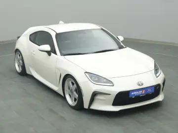 TOYOTA GR 86 234PS KW-Fahrwerk LED BLIS PDC