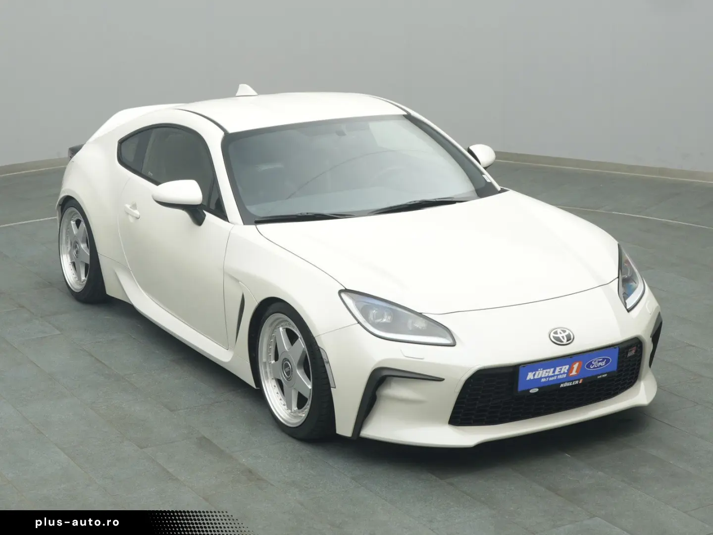 TOYOTA GR 86 234PS KW-Fahrwerk LED BLIS PDC