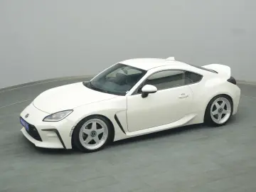 TOYOTA GR 86 234PS KW-Fahrwerk LED BLIS PDC