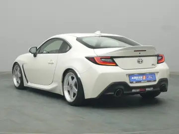 TOYOTA GR 86 234PS KW-Fahrwerk LED BLIS PDC