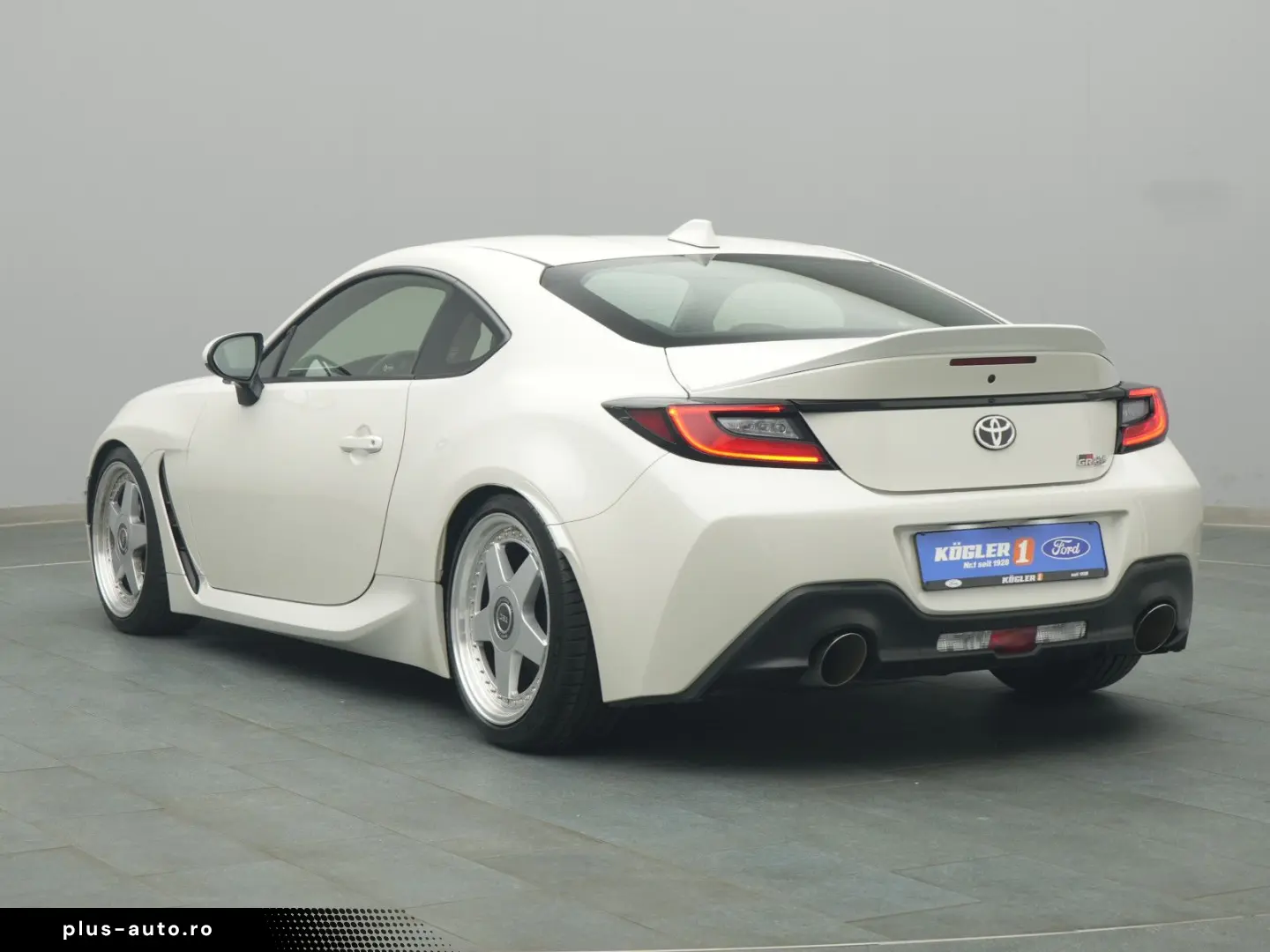 TOYOTA GR 86 234PS KW-Fahrwerk LED BLIS PDC