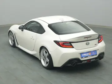 TOYOTA GR 86 234PS KW-Fahrwerk LED BLIS PDC